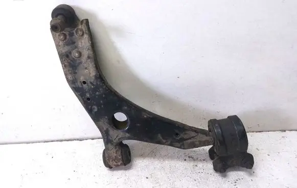 Ford Focus C-MAX Front lower control arm/wishbone 