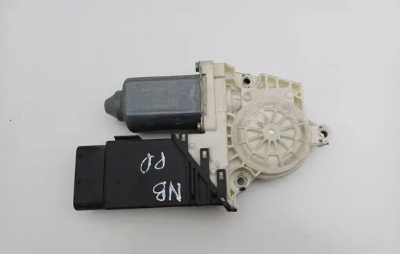 Volkswagen New Beetle Front door window regulator motor 9776101435202