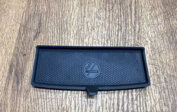 Mercedes-Benz GLE (W166 - C292) Glove box pad A1666831094