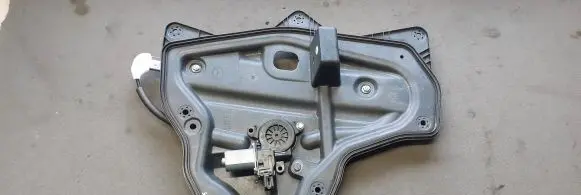 Mazda 3 III Rear window lifting mechanism without motor BHN97297XA BHN95858X