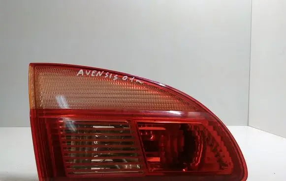 Toyota Avensis T220 Tailgate rear/tail lights 89022026