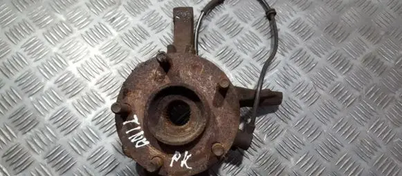 Nissan Almera Tino Front wheel hub