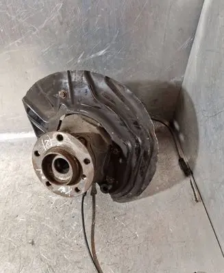 BMW X4 F26 Front wheel hub 6855958