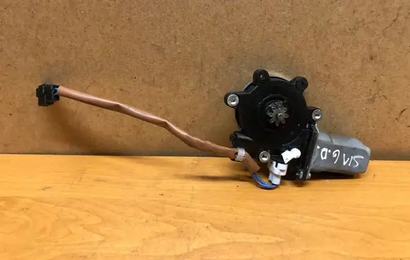 Subaru Impreza II Rear door window regulator motor 509060