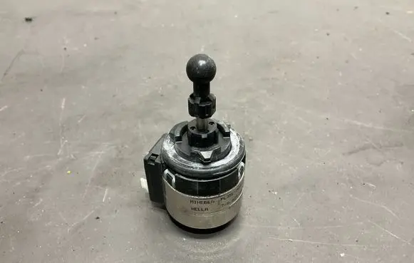 Tesla Model Y Headlight level adjustment motor 74862103AA PL35LA24