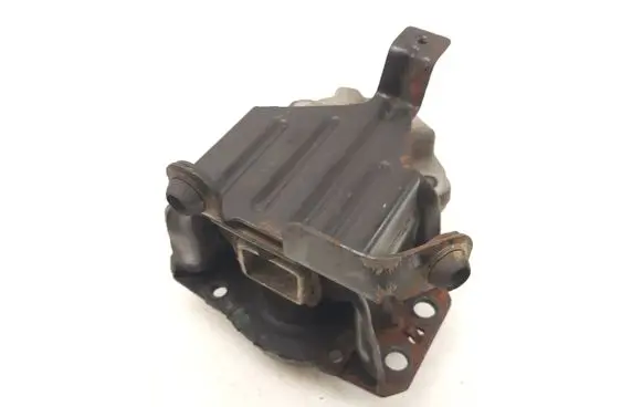 Peugeot Partner Engine mount bracket 813046880065 796820267804