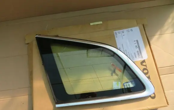 Volvo XC60 Rear side window 32314873