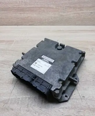 Opel Vectra C Engine control unit/module ECU 8973192746 2758002184