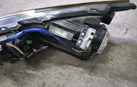 Mazda 6 Headlight/headlamp 14AB106