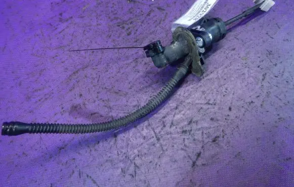 Clutch slave cylinder