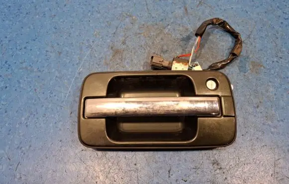 Isuzu Trooper Front door exterior handle