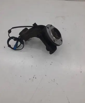Citroen C3 Picasso Front wheel hub
