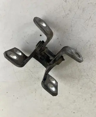 Toyota RAV 4 (XA20) Tailgate/trunk/boot hinge