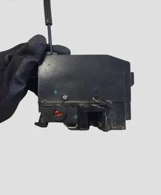 Peugeot 308 Rear door lock 9826110908