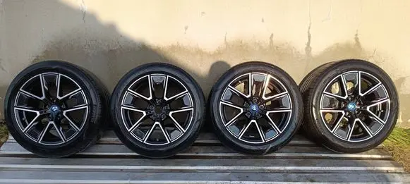 BMW i4 R18 alloy rim 8747303