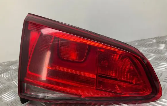Volkswagen Golf VII Tailgate rear/tail lights 5G0945093AD 5G0945295A