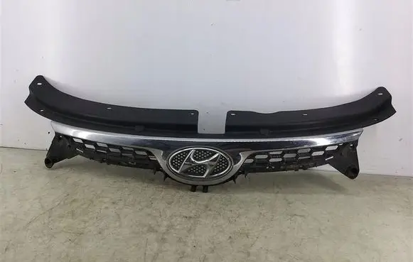 Hyundai i10 Front bumper upper radiator grill 863660X000