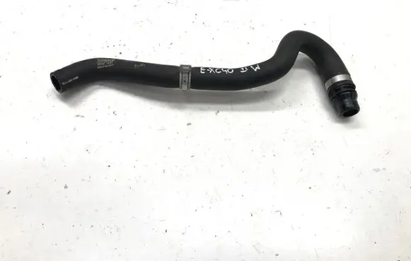 Volvo XC40 Engine coolant pipe/hose 32138732