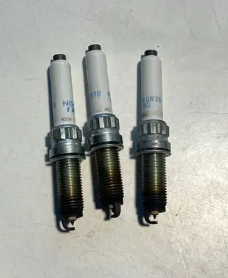 Peugeot 3008 III Spark plug ILZKGR7B