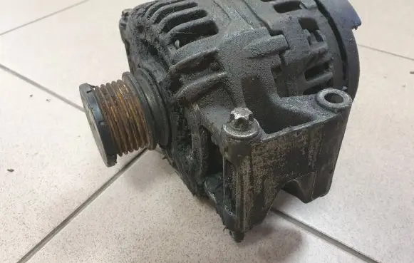 Mercedes-Benz Sprinter W906 Generator/alternator A6461540002