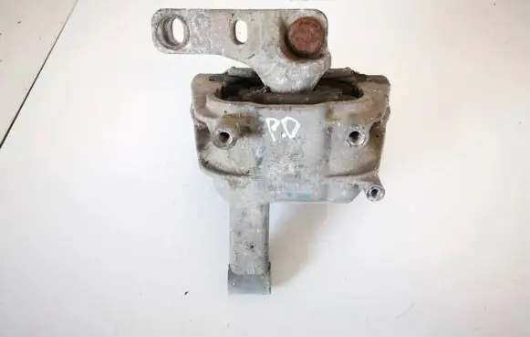 Volkswagen Tiguan Engine mount bracket 5n0199262