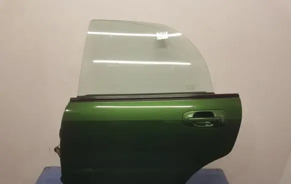 Subaru Impreza II Rear door 07V