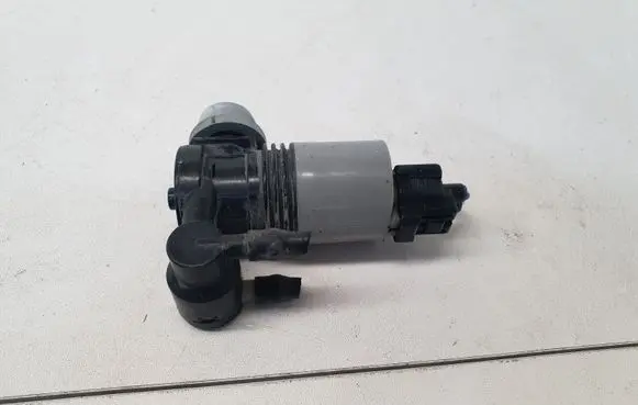 Toyota Auris E180 Windscreen/windshield washer pump 1020974
