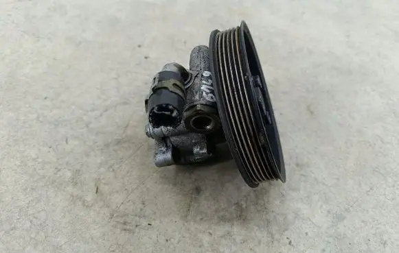 Volkswagen Crafter Power steering pump 2EC4221558KYB