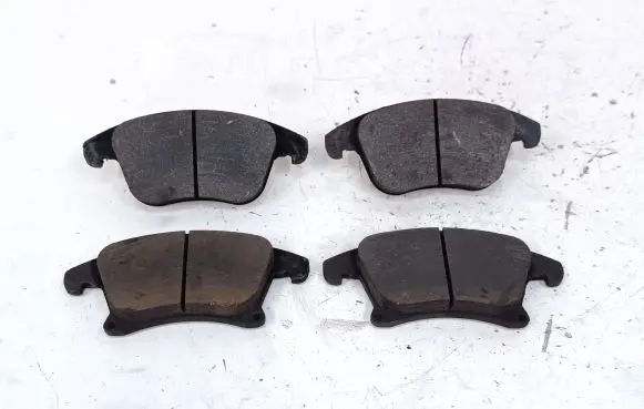 Ford Mondeo MK V Brake pads (front) 