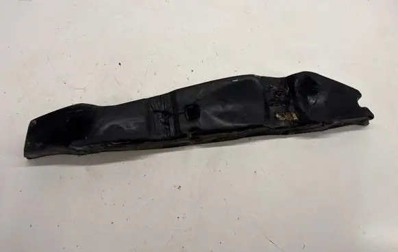 Ford Mustang VI Fender foam support/seal FR3B6316E561A