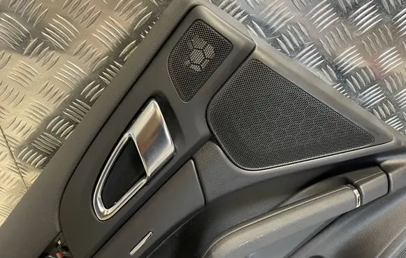 Porsche Cayenne (92A) Coupe rear side trim panel 