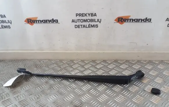 Toyota Prius (XW50) Front wiper blade arm 6292577
