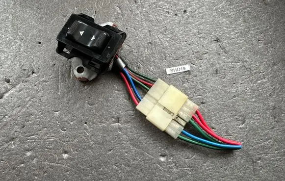 Mitsubishi Pajero Mirror switch trim MB229740