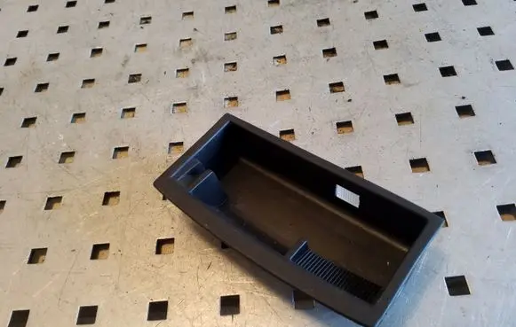 Hyundai Santa Fe Ashtray (front) 