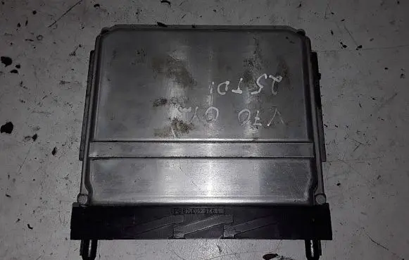Volvo V70 Engine control unit/module 0281001776