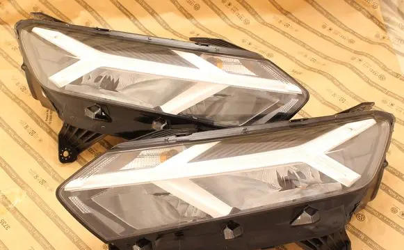 Dacia Sandero III Headlights/headlamps set 260107920R 260602561R