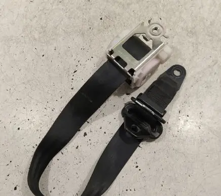 Citroen C4 Grand Picasso Middle seatbelt (rear) 9654437977