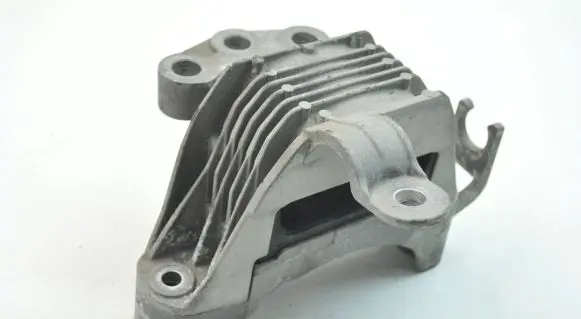 Opel Cascada Engine mount bracket 13347453
