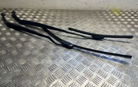 KIA EV6 Headlight wiper blade set 