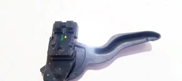 Opel Meriva A Engine bonnet (hood) release handle 13128233