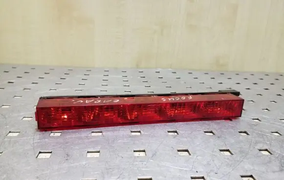 Ford Focus Third/center stoplight 1S7113A613AE