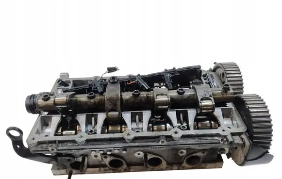 Volkswagen PASSAT B6 Engine head 03C103373A
