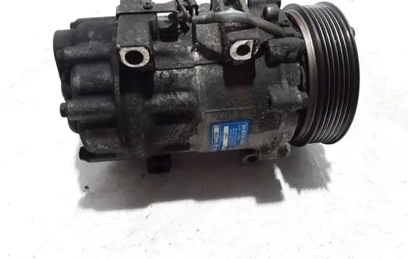 Volvo V50 Air conditioning (A/C) compressor (pump) 36000989