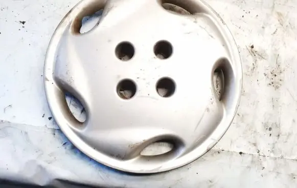 Citroen Xsara R14 wheel hub/cap/trim 9626115080