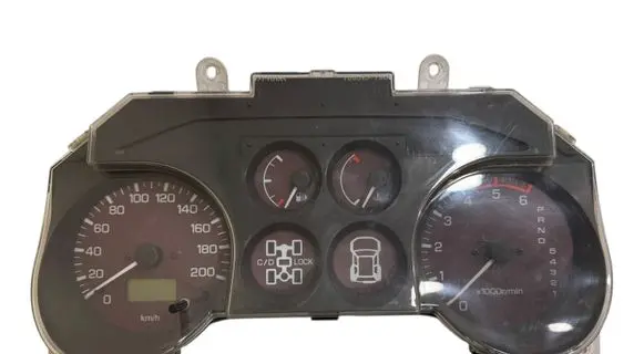 Mitsubishi Pajero Speedometer (instrument cluster) MR402540 178820