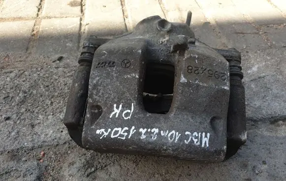 Mercedes-Benz C W204 Front brake caliper