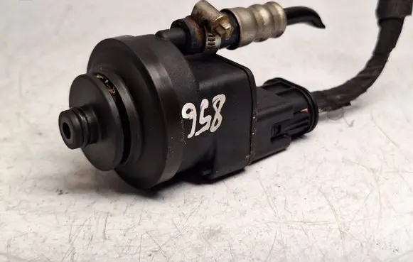 BMW 5 E60 E61 Fuel filter heater 7788702 13327788702