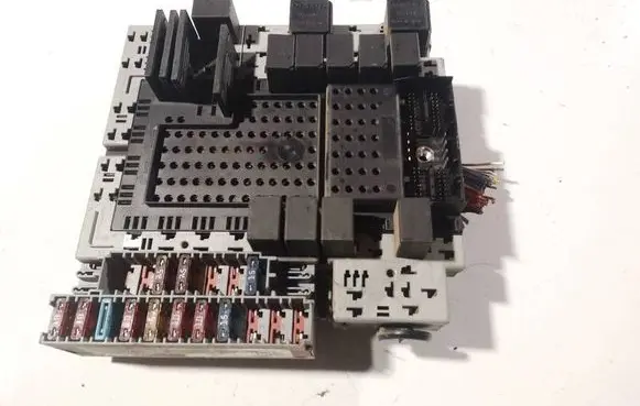 Volvo S60 Fuse box set 08696040 03w451