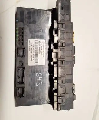 Mercedes-Benz E W211 Fuse module 2095450301 5DK00848600