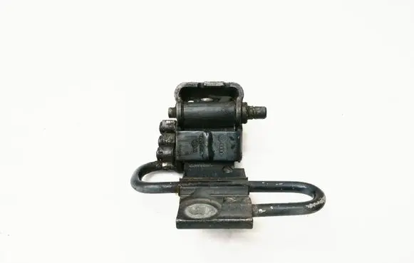 Audi Q7 4L Front door lower hinge 8E0831412E